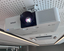 EPSON EB-L570U 4K UHD 3LCD